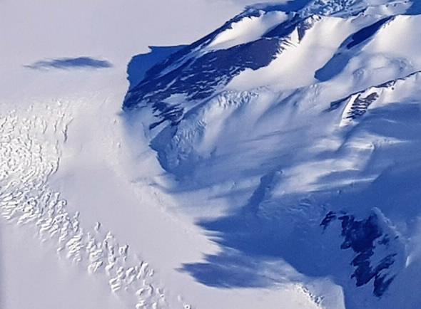 Antarctic landscape_news