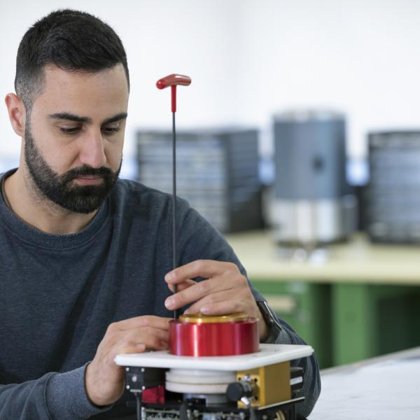 Nick Karantonis assembling detector