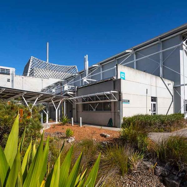 Australian Centre for Neutron Scattering