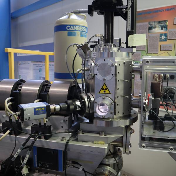 High energy heavy ion microprobe