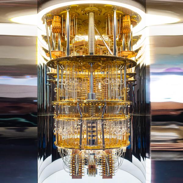 Quantum supercomputer