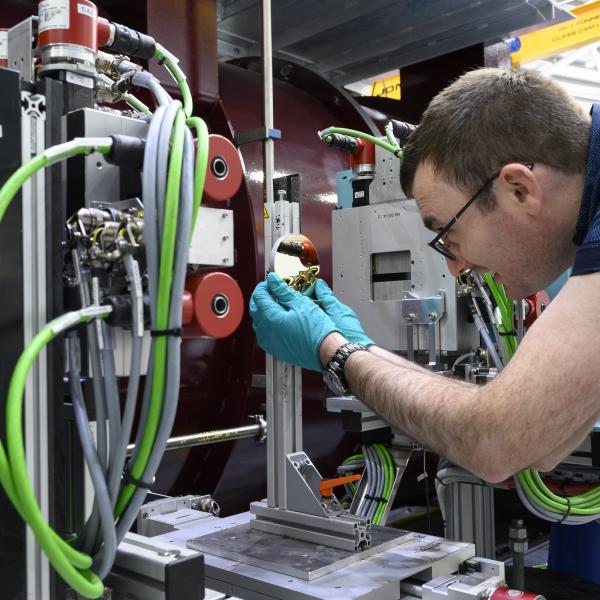 A scientist working on the Spatz instrument