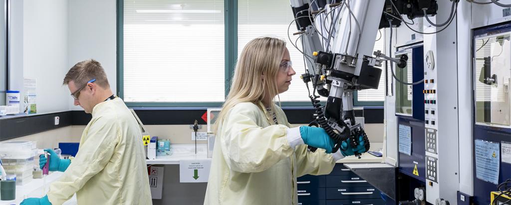 Nigel Lengkeek and Leena Hogan in Laboratory