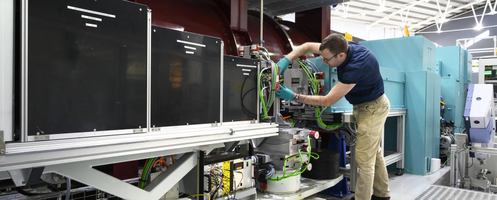 A scientist working on the Spatz instrument