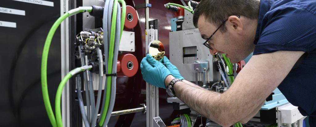 A scientist working on the Spatz instrument
