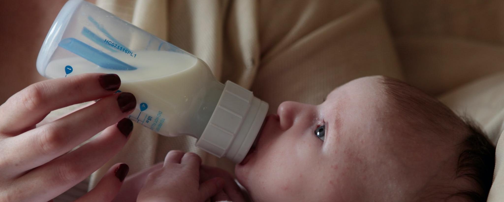 Newborn breast milk digestion during the first weeks