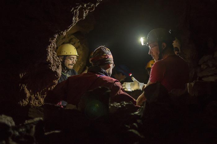 Sampling in caves in Massif Central