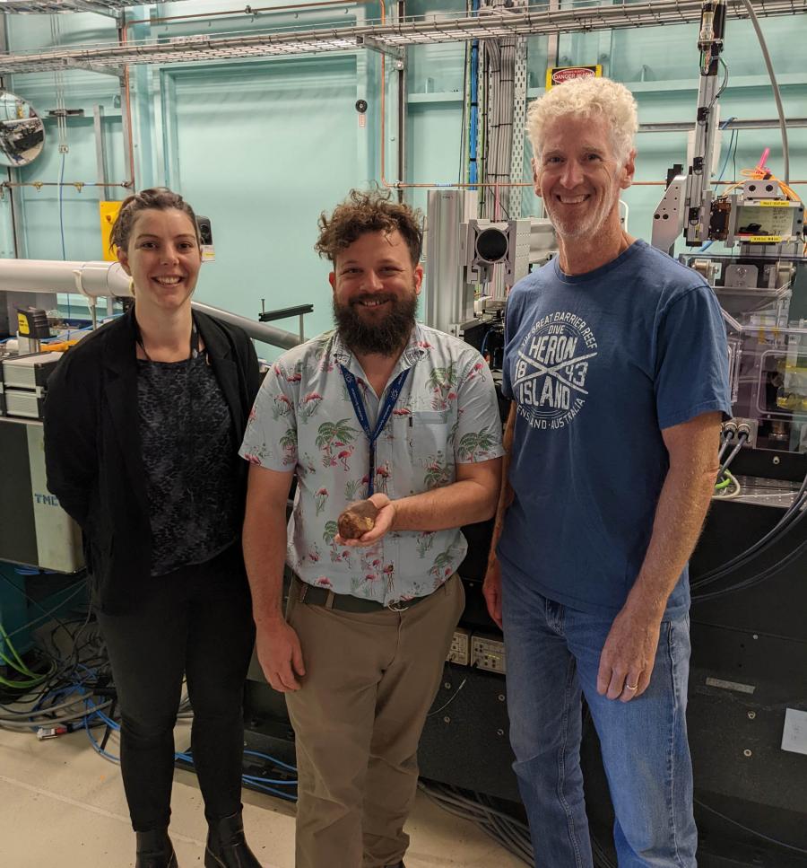 L-R Dr Jessica Hamilton, Dr Andrew Langendam and Prof Gordon Southam (UQLD) at the Australian Synchrotron 