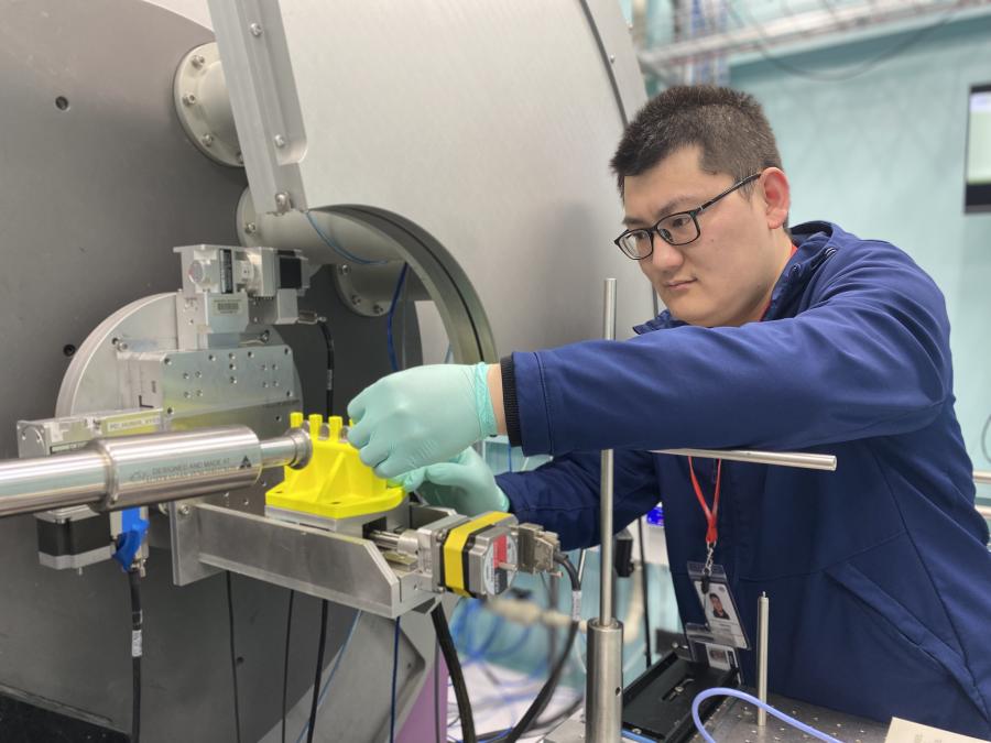 Dr Gemeng Liang at the Powder diffraction beamline