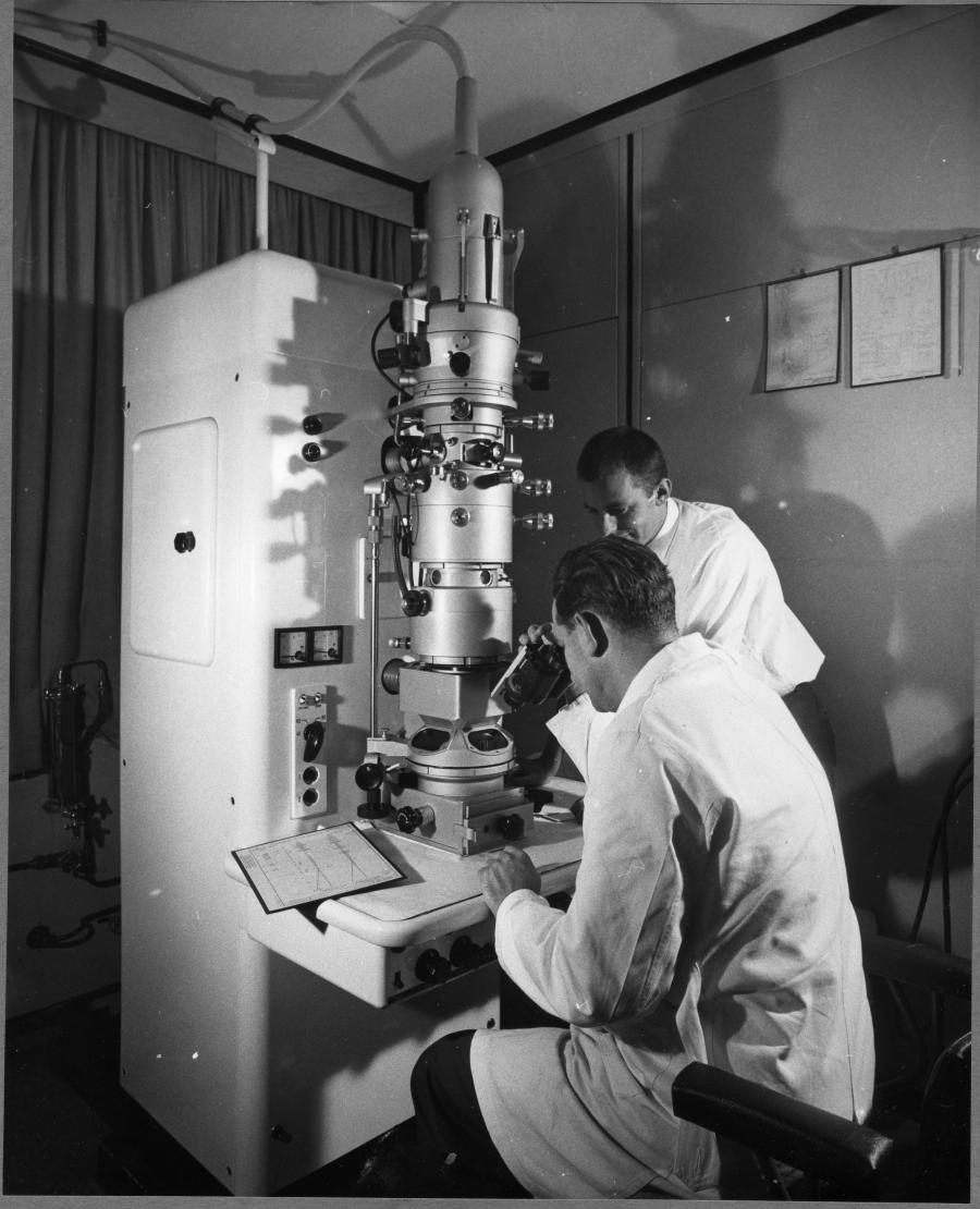 Early electron microscope at ANSTO