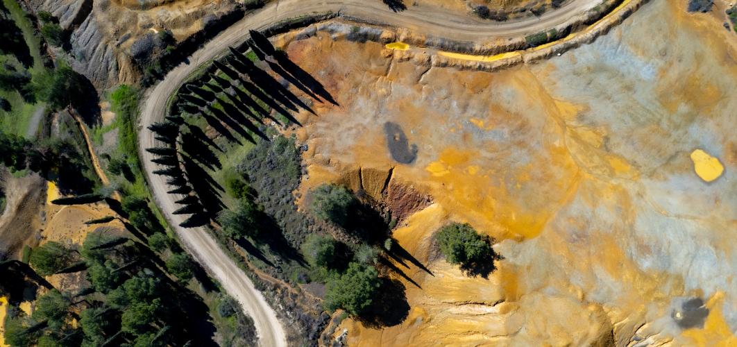 Managing land contamination